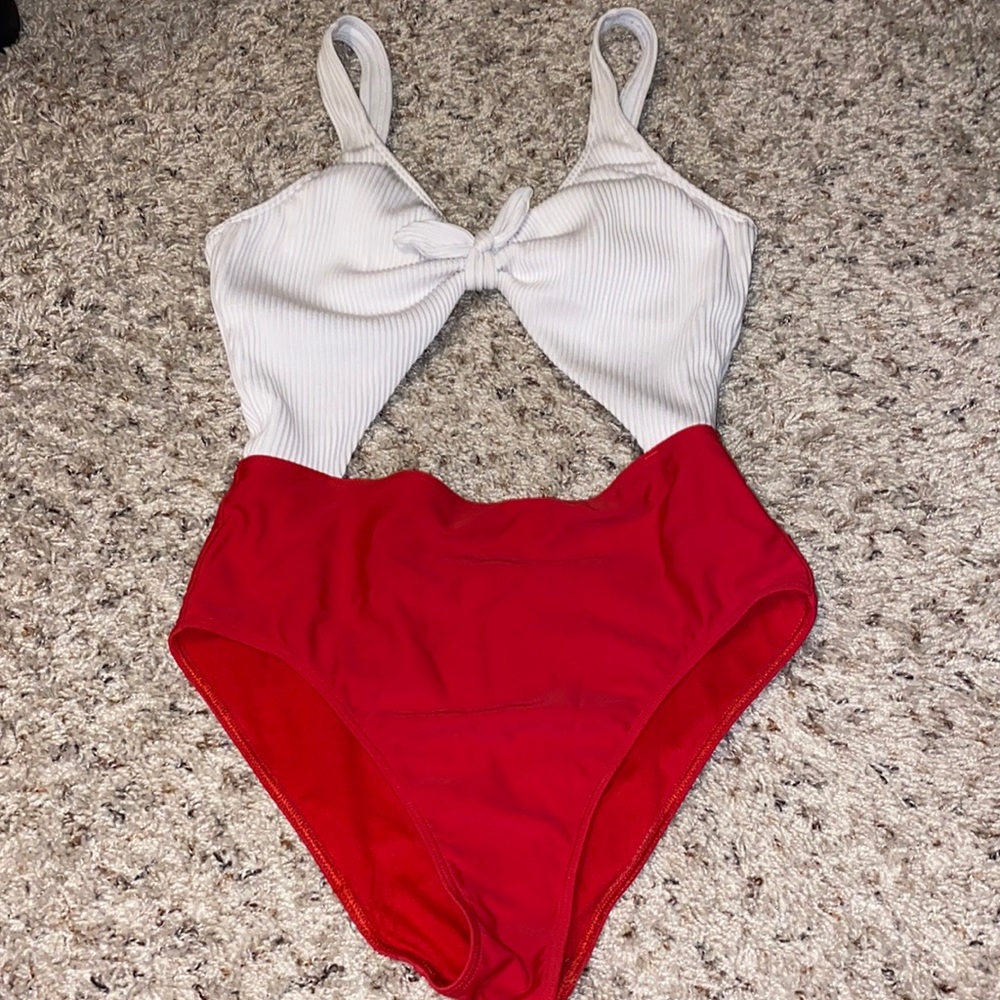 Hollister one piece bathing suit